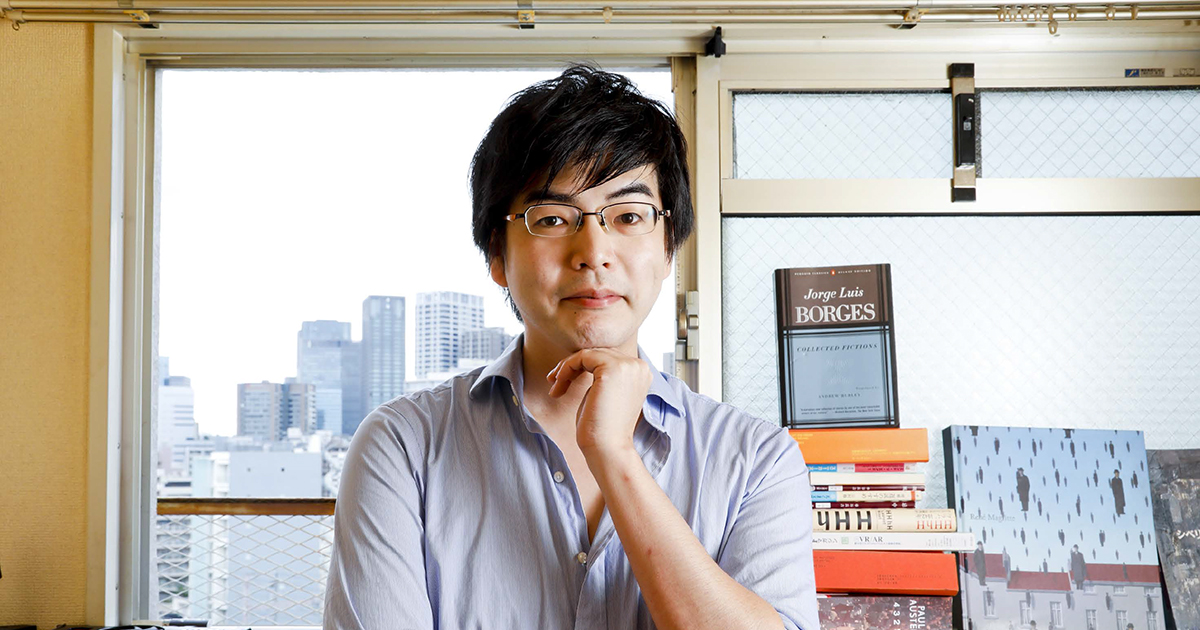 伝説のゲーマー” が小説家に「ものを書くことは 幸福な呪い」