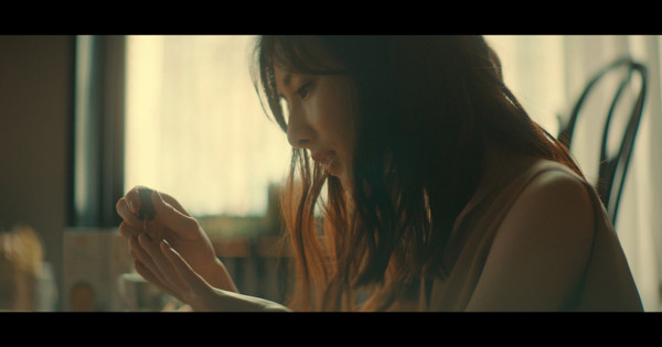 北川景子がふわふわ泡を味わう 味の素AGF「ブレンディ」新CM