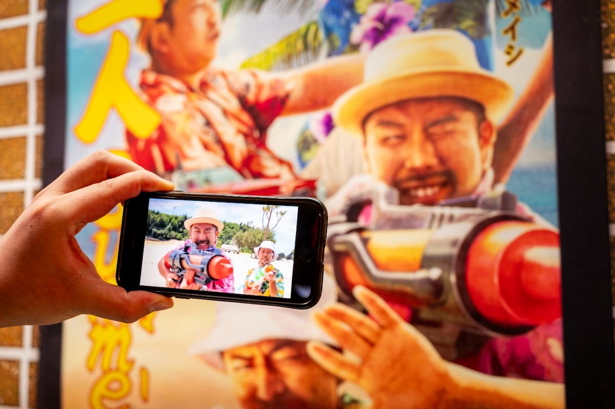 写真 二次元コードを読み取るとミュージックビデオを視聴できる