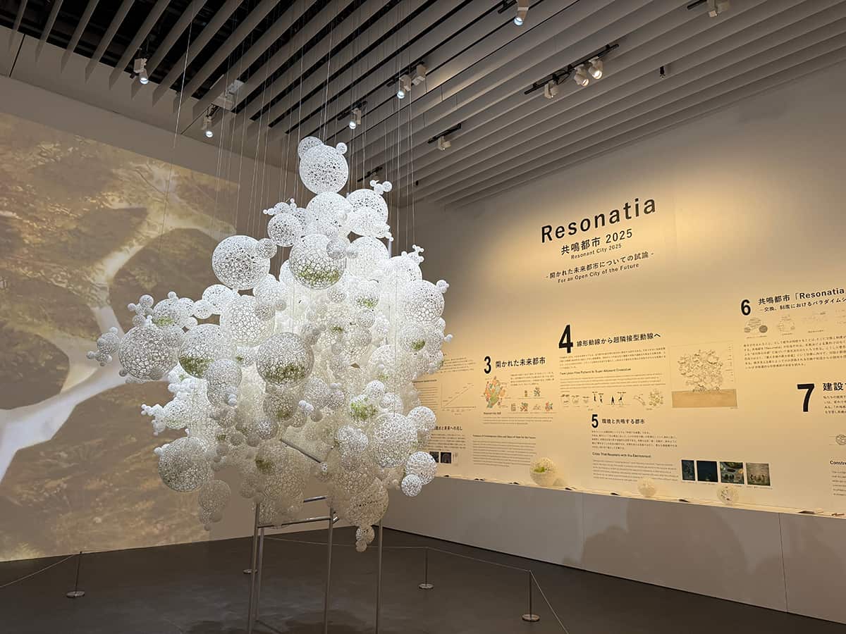 藤本壮介、初の大規模個展 万博の大屋根リングをはじめ全ての作品模型