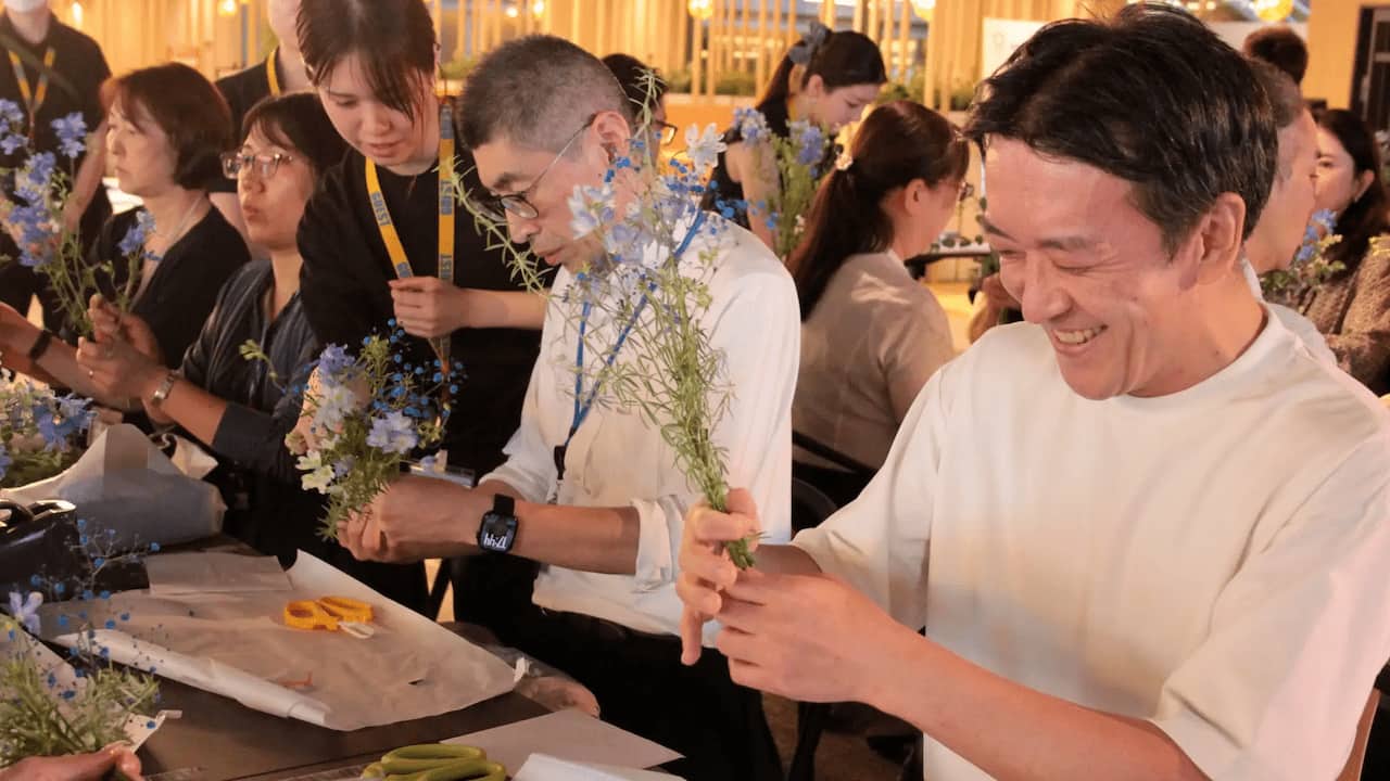 NEC創⽴記念⽇に社員が家族へ感謝の花束 花の国日本協議会とワーク