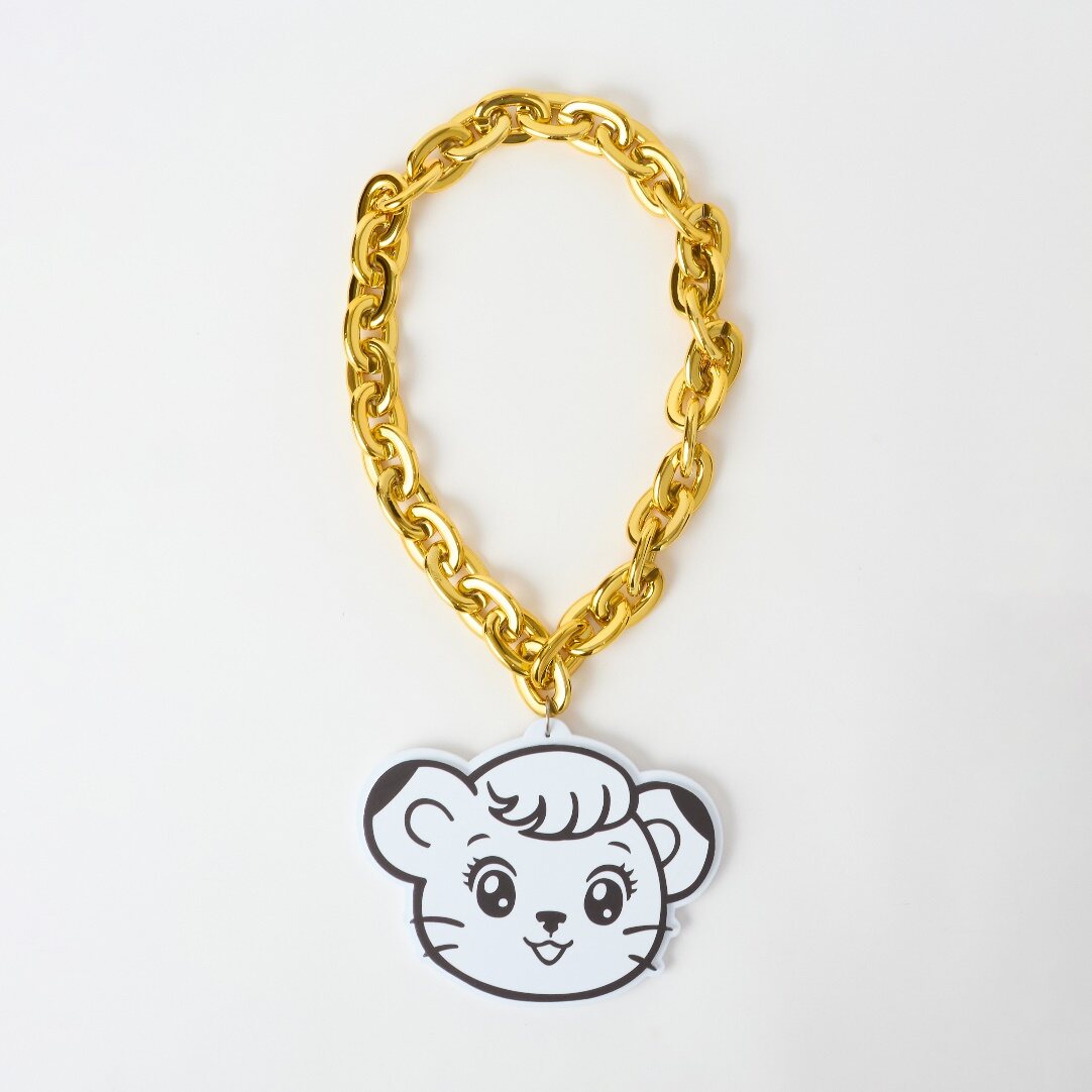 累計1万個超売れた！ライオンズの「クソデカネックレス」が“語られる