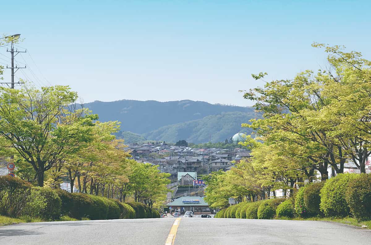 山間部に住宅地が次々に造成され、かつて人口が急増した名張市。