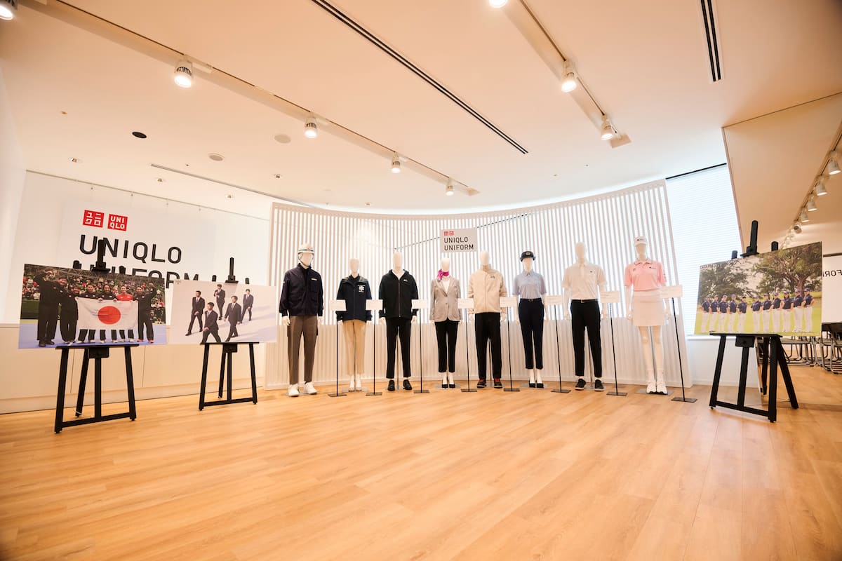 イメージ 「UNIQLO UNIFORM」導入企業の展示。