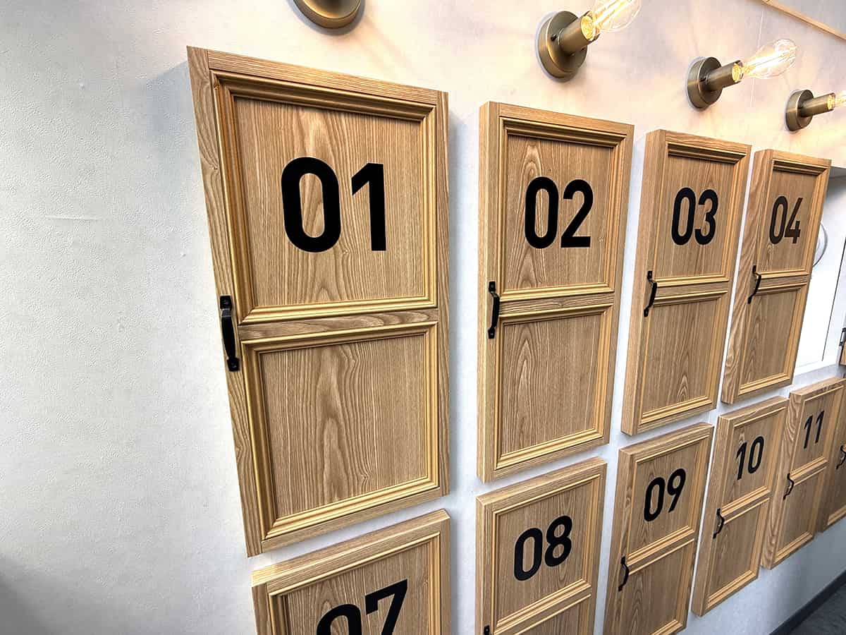 フレーバーガチャを回した後は、そのフレーバーに合う4種類のお菓子を入手するために再びガチャを引く。例えば、フレーバー01「ホンジュラス&コロンビア」を引いた場合は、「01」に設置されているガチャを引く。