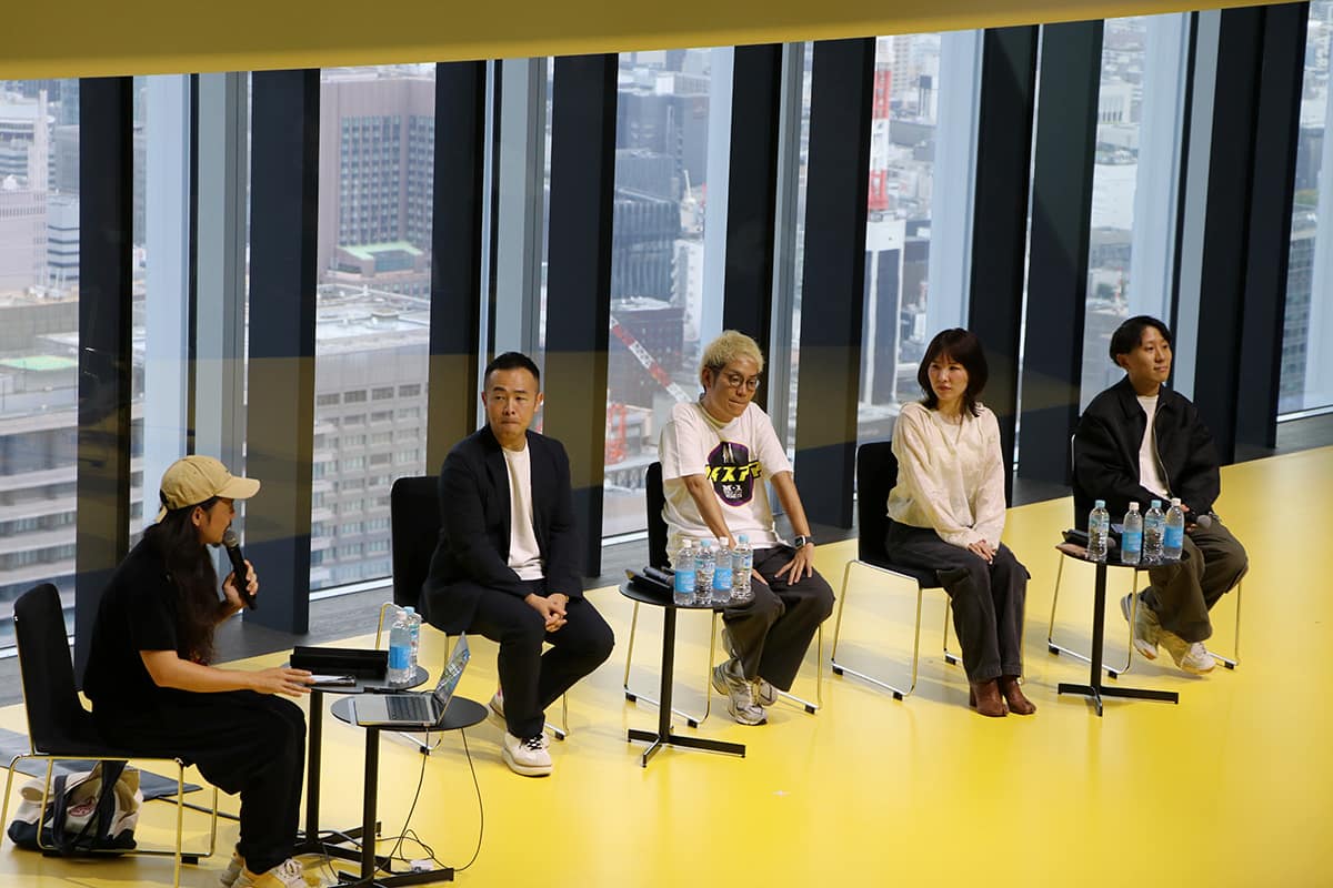 左から順に、長久允氏(電通)、桒山哲治氏(ABC)、下山航平氏(ABC)、有元沙矢香氏(電通)、水本晋平氏(電通)