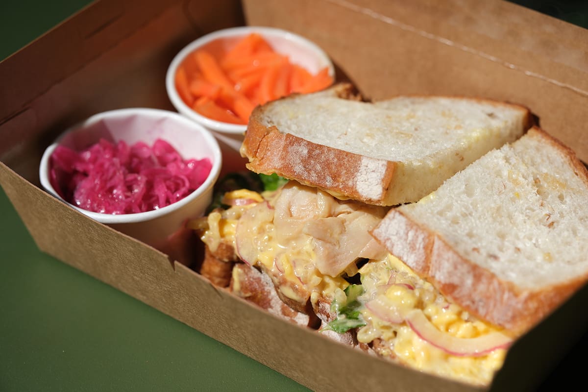 イメージ 商品 「てりやきサラダチキンサンド」