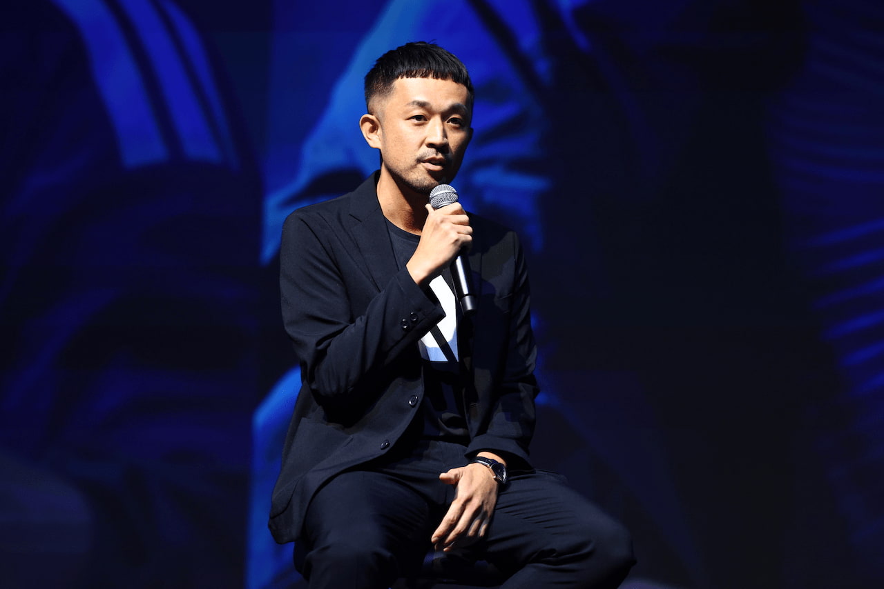 写真 人物 アディダスジャパン・JFA共同発表会で久保選手らとのトークセッションに臨むアディダスジャパンの髙橋氏