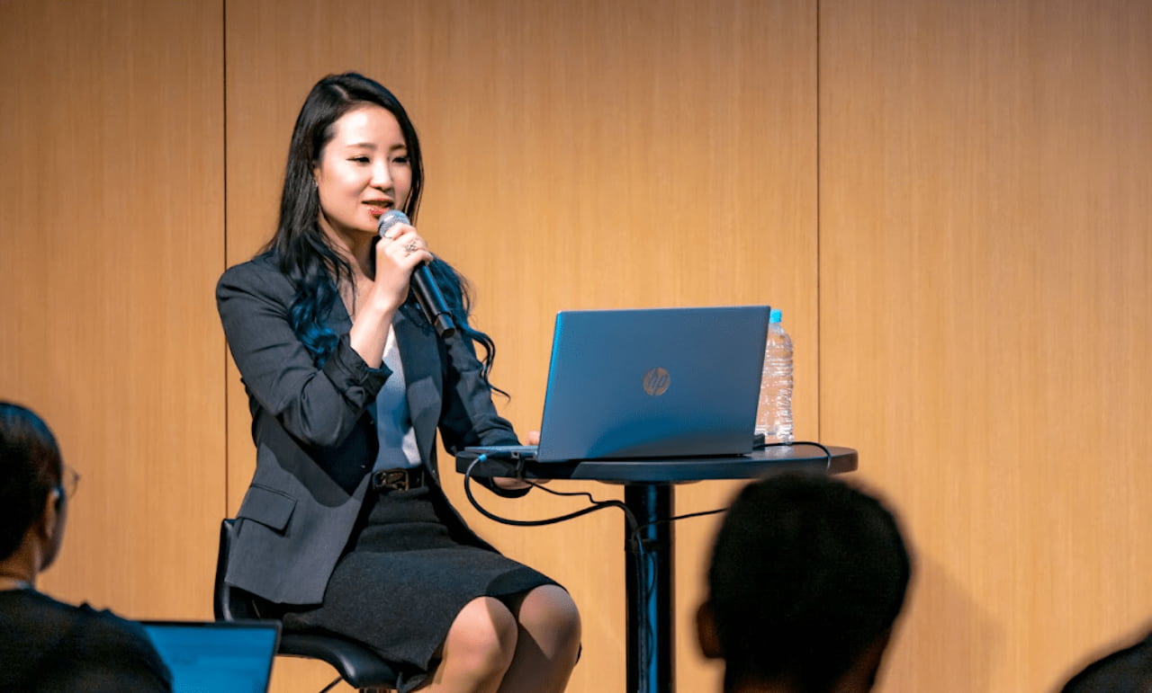 写真 人物 ナインアウト マーケティング部 マネジャー 香川亜友 氏