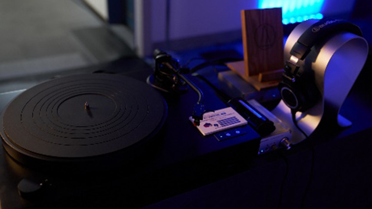再燃するレコード人気 デジタル時代に「アナログ体験」がウケるのは