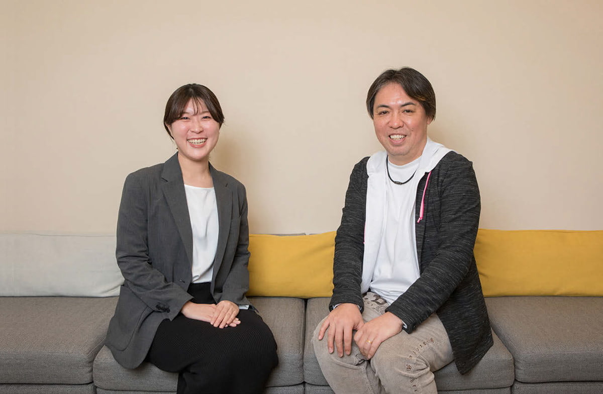 (左から)クオカード ブランド・マーケティング部 マーケティング推進課 野村亜季氏、クオカード ギフト営業一部 営業第一課 シニアマネージャー 渡邉 健氏