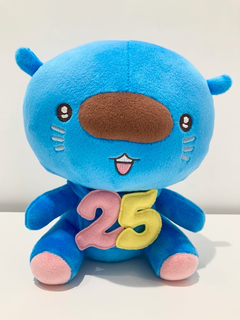 2025年9月に25周年を迎えたみずほフィナンシャルグループ。25周年仕様のあおまるも、店頭などに設置している。