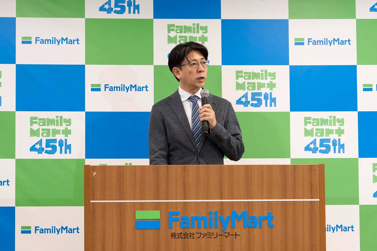 ファミリーマート 商品本部 ファストフーズ部長の高倉一真氏。