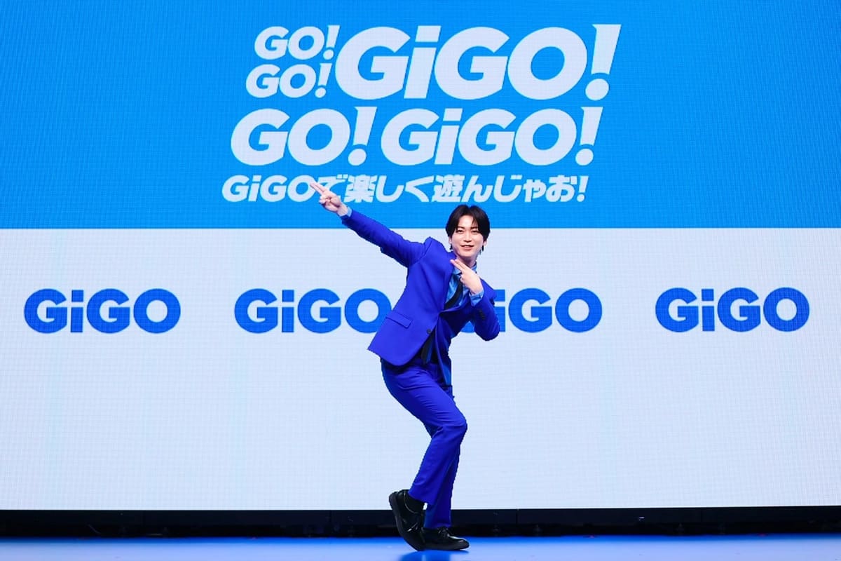 「亀梨和也×GiGOコラボキャンペーン」発表会の様子。