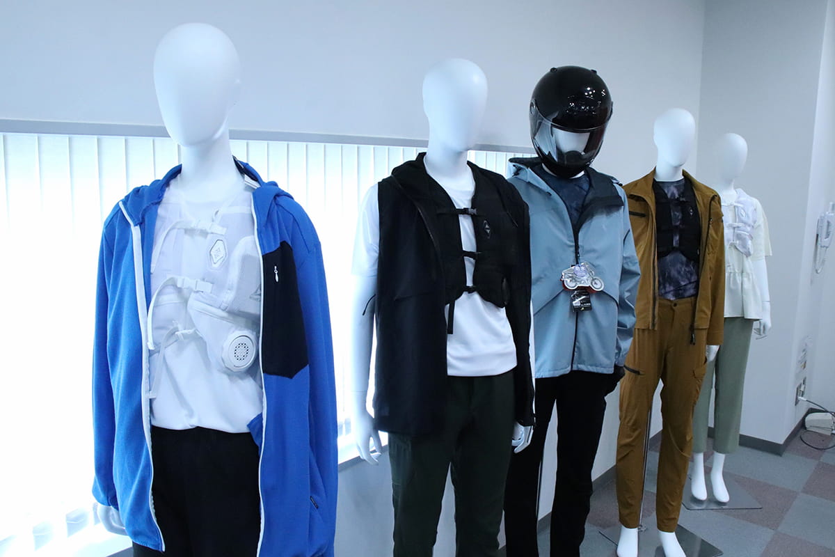 「ペルチェ半導体冷房服」の上に重ね着することを提案