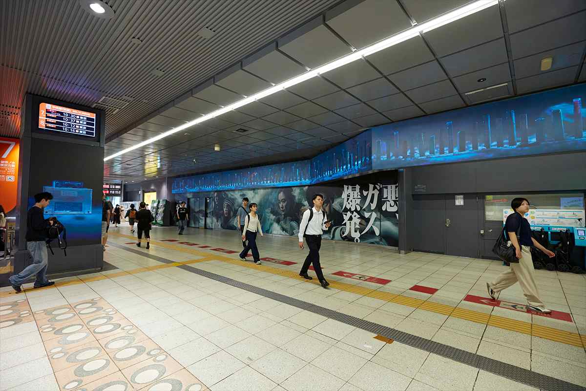 新宿BBBでの掲出の様子。