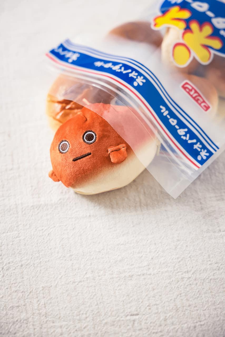 食卓の定番パンが“原寸大”の癒やしに―フジパン「ネオバタくん」 - Page 2