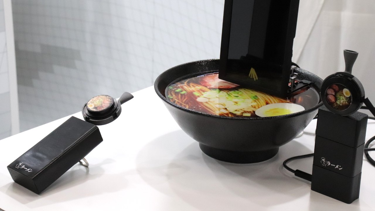 写真 ラーメンを食べずにすすった感覚を楽しめる「吸うラーメン」