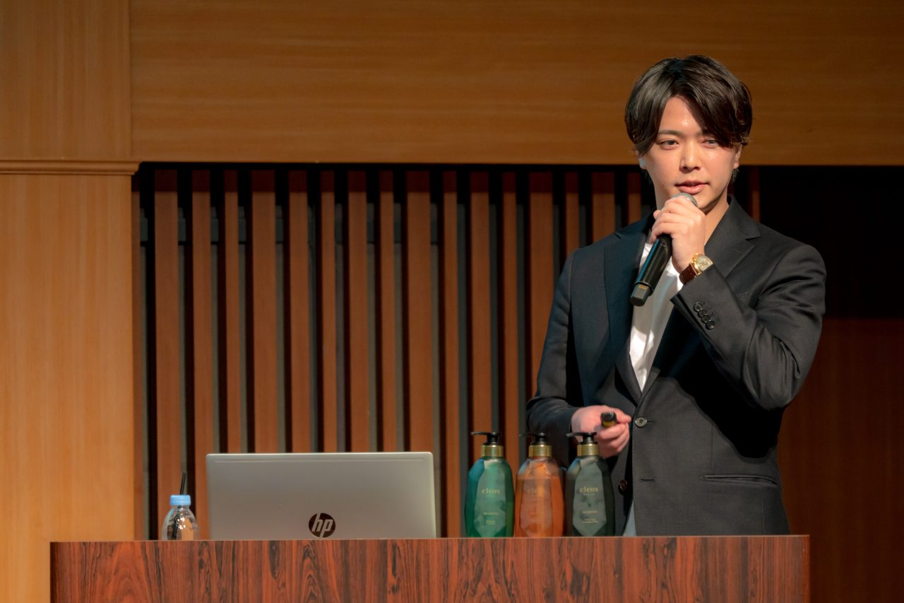 写真 人物 ナハト取締役の渡辺智裕氏