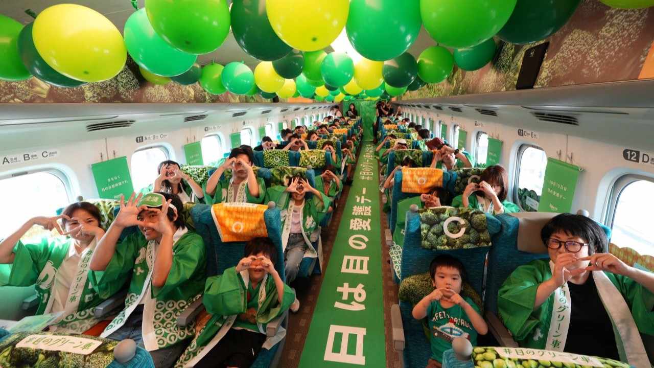 写真 目のグリーン車の様子
