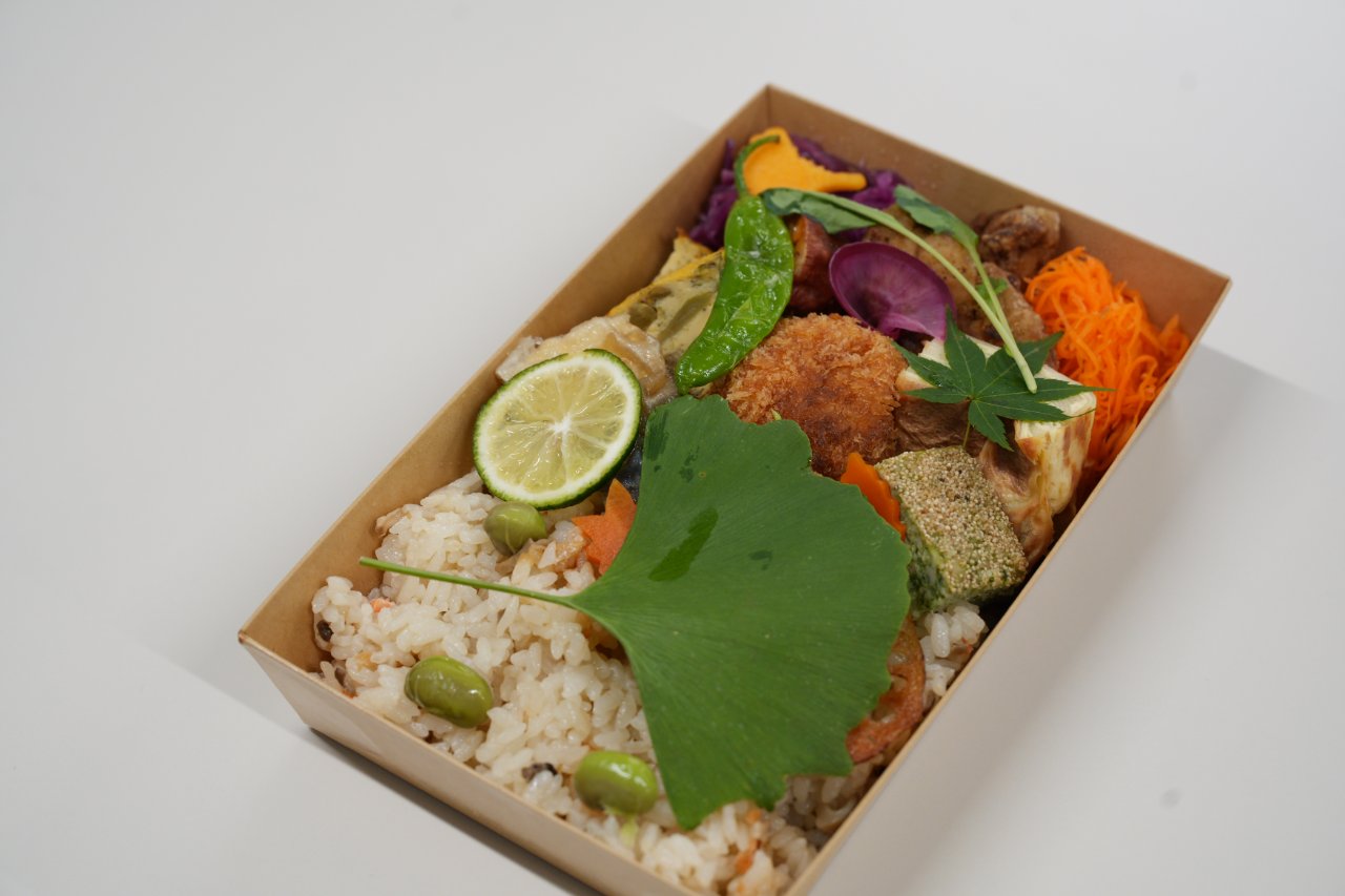 写真 目に良いとされる食材を使った弁当