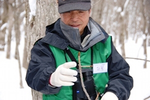 ガイド役の功孝さん