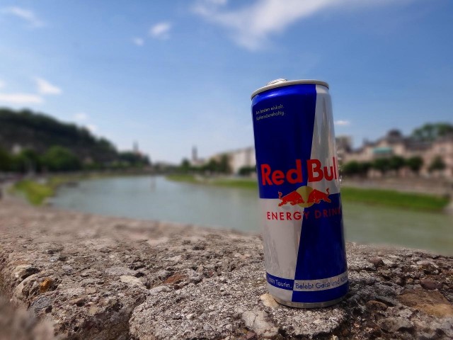 レッドブルを中心に世界に広がるエナジードリンク市場と、それを脅かす（かも知れない）競合商品 AdverTimes